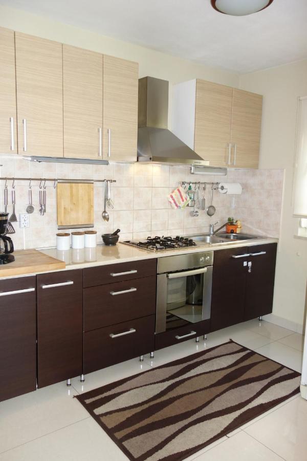 Nice Sunny Apartment Pula Bagian luar foto