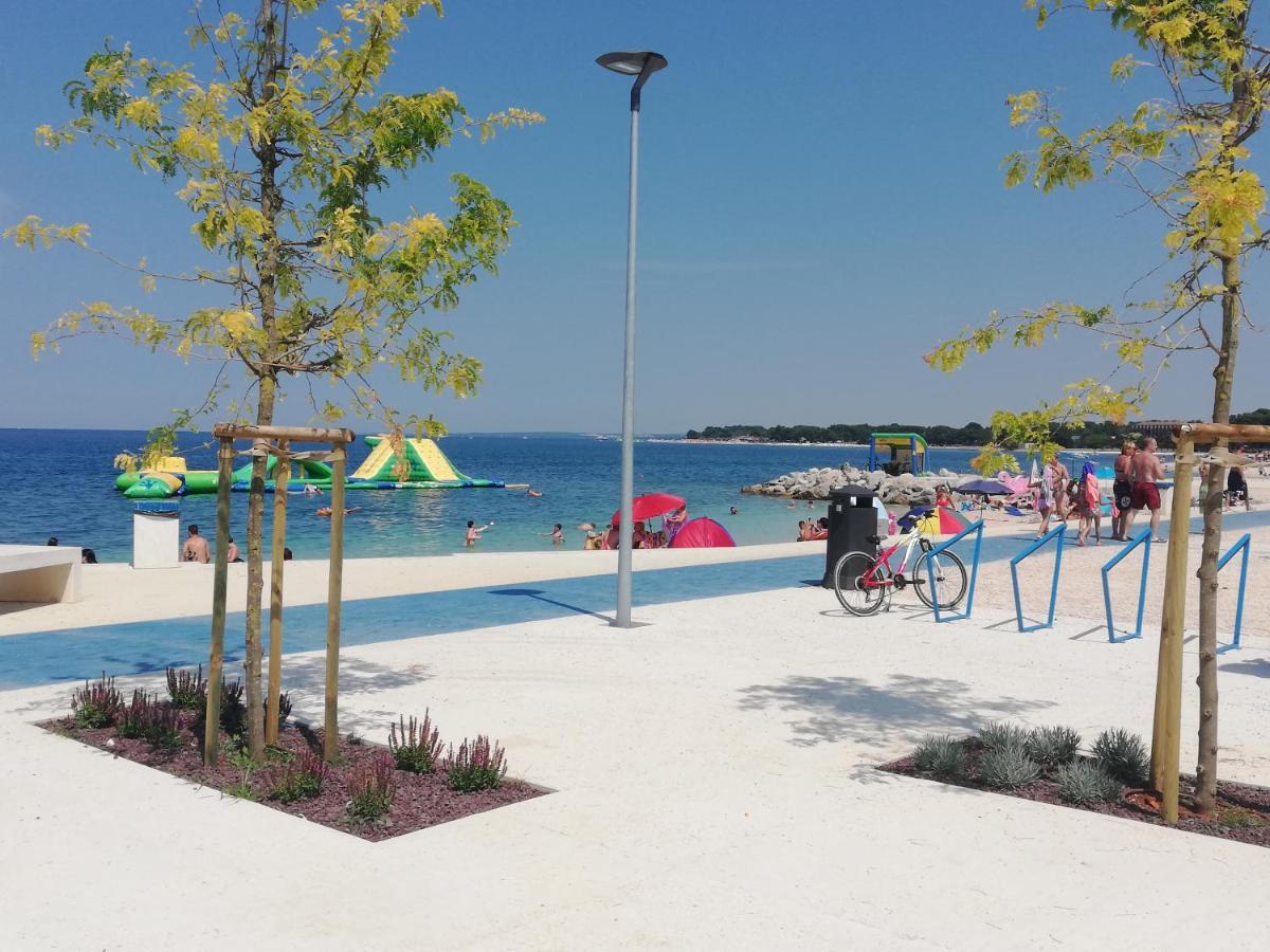 Nice Sunny Apartment Pula Bagian luar foto